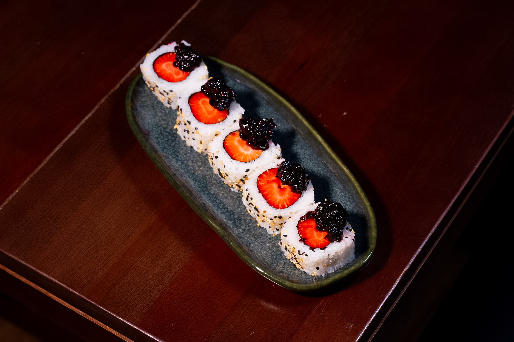 Maki de Morango servido no Temaru